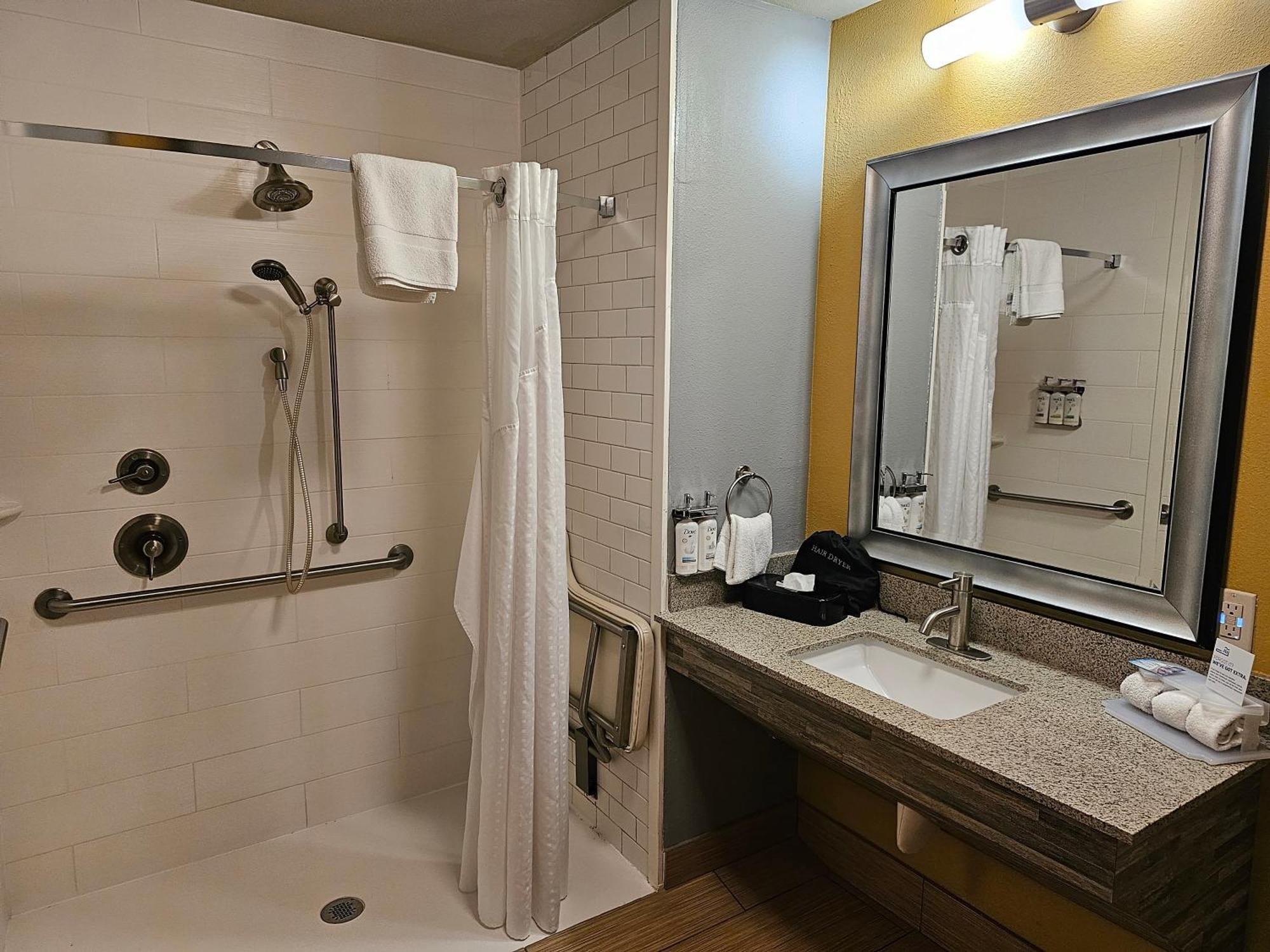 Holiday Inn Express & Suites Perry-National Fairground Area By Ihg Eksteriør billede