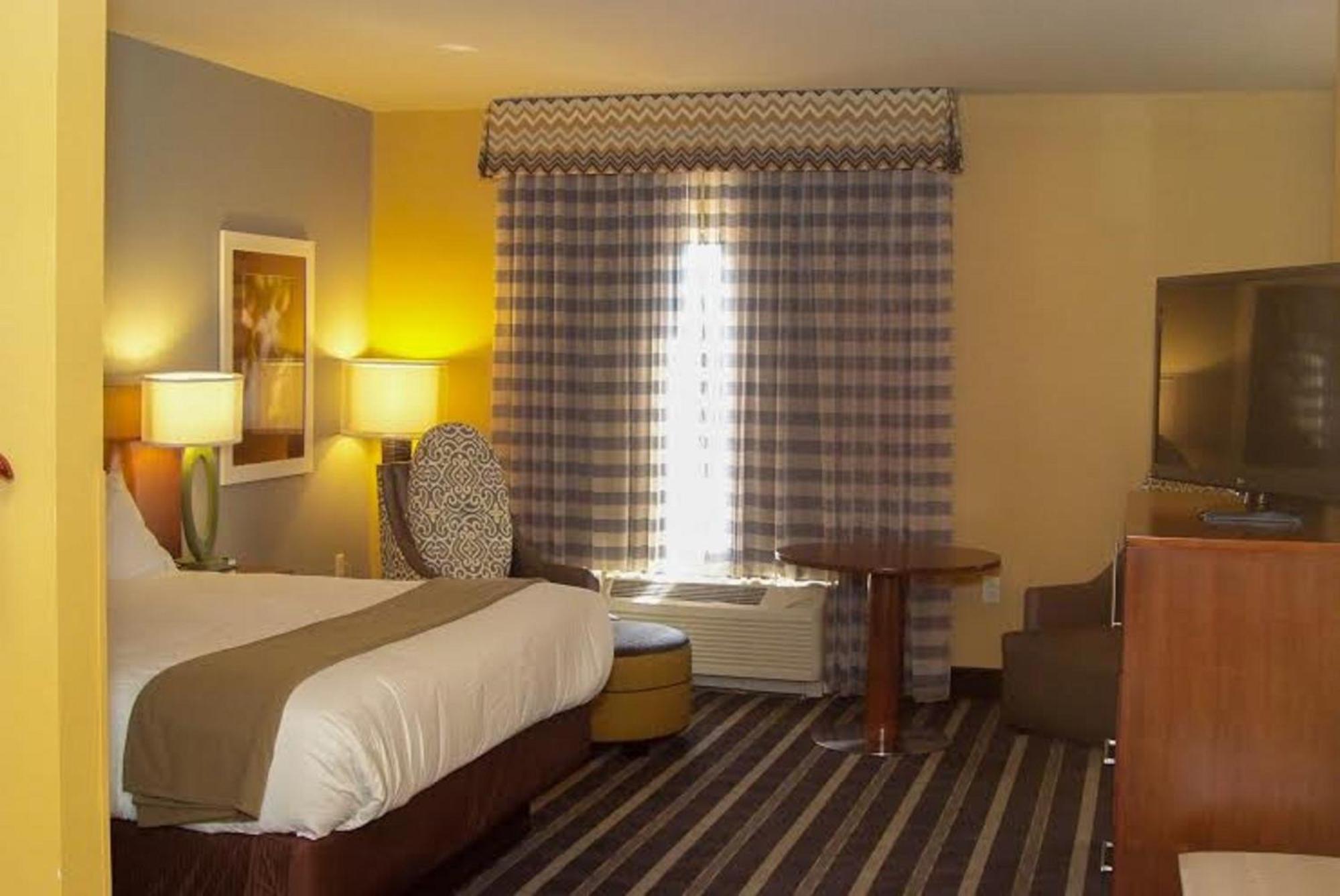 Holiday Inn Express & Suites Perry-National Fairground Area By Ihg Eksteriør billede