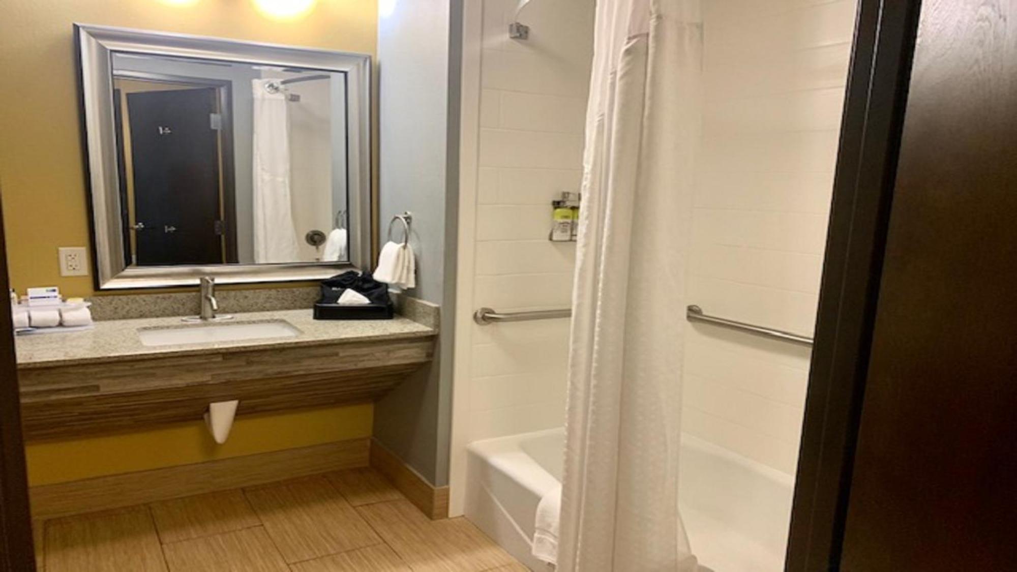Holiday Inn Express & Suites Perry-National Fairground Area By Ihg Eksteriør billede